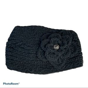 C C exclusives knit ear‎ wrap